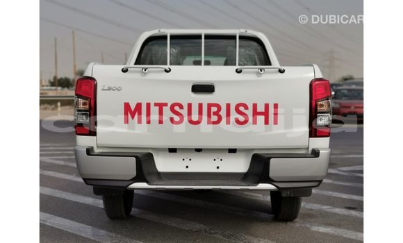 Acheter Import Voiture Mitsubishi L200 Blanc à Import - Dubai, État d'Abia Acheter Import Voiture Mitsubishi L200 Blanc à Import - Dubai, État d'Abia