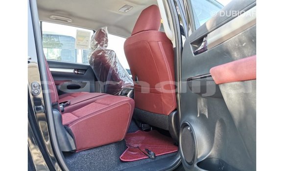 Acheter Import Voiture Toyota Hilux Noir à Import - Dubai, État d'Abia Acheter Import Voiture Toyota Hilux Noir à Import - Dubai, État d'Abia