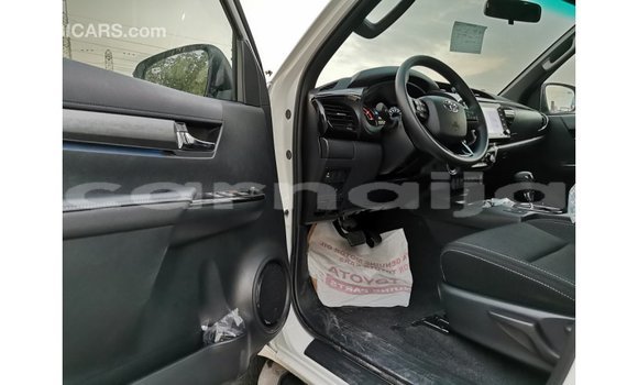 Acheter Import Voiture Toyota Hilux Blanc à Import - Dubai, État d'Abia Acheter Import Voiture Toyota Hilux Blanc à Import - Dubai, État d'Abia