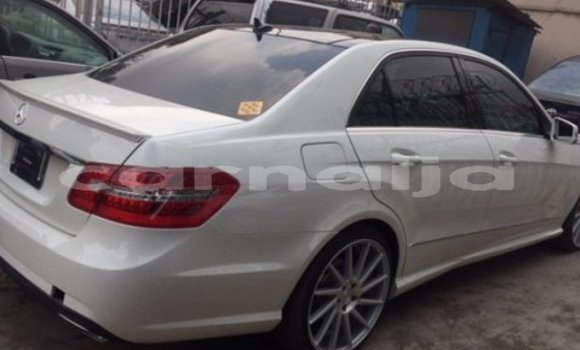 Buy Used Mercedes-Benz C–Class White Car in Bagudo in Kebbi Buy Used Mercedes-Benz C–Class White Car in Bagudo in Kebbi