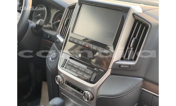 Buy Import Toyota Land Cruiser White Car in Import - Dubai in Abia State Buy Import Toyota Land Cruiser White Car in Import - Dubai in Abia State