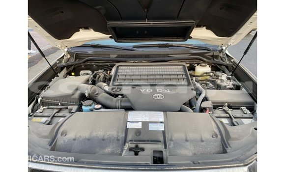 Buy Import Toyota Land Cruiser White Car in Import - Dubai in Abia State Buy Import Toyota Land Cruiser White Car in Import - Dubai in Abia State