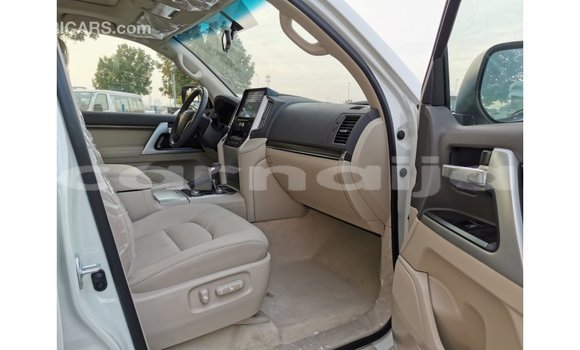 Buy Import Toyota Land Cruiser White Car in Import - Dubai in Abia State Buy Import Toyota Land Cruiser White Car in Import - Dubai in Abia State