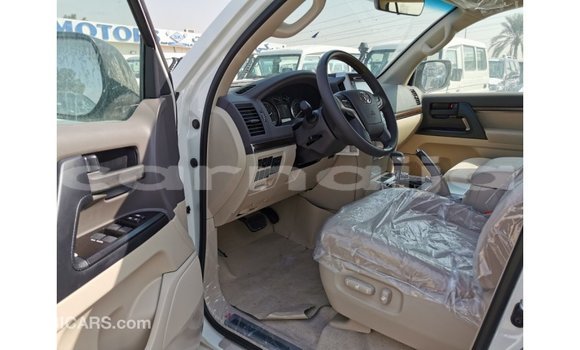Acheter Import Voiture Toyota Land Cruiser Blanc à Import - Dubai, État d'Abia Acheter Import Voiture Toyota Land Cruiser Blanc à Import - Dubai, État d'Abia