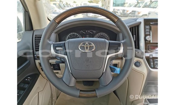 Acheter Import Voiture Toyota Land Cruiser Blanc à Import - Dubai, État d'Abia Acheter Import Voiture Toyota Land Cruiser Blanc à Import - Dubai, État d'Abia