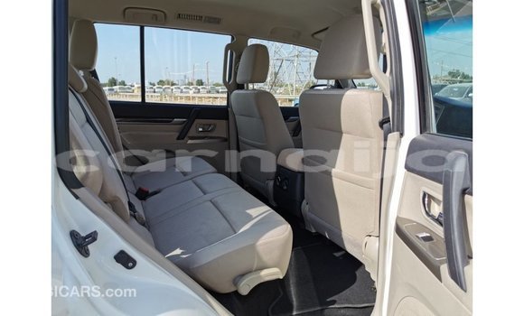 Buy Import Mitsubishi Pajero White Car in Import - Dubai in Abia State Buy Import Mitsubishi Pajero White Car in Import - Dubai in Abia State