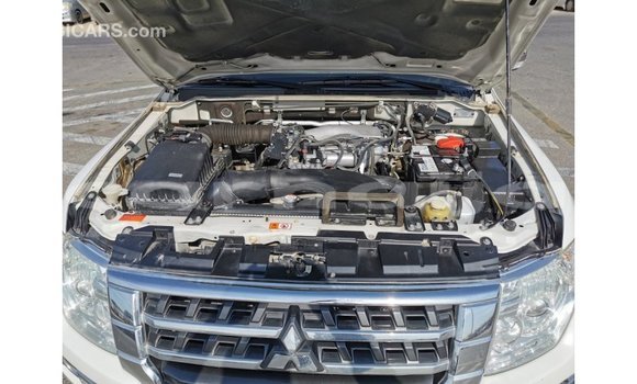 Buy Import Mitsubishi Pajero White Car in Import - Dubai in Abia State Buy Import Mitsubishi Pajero White Car in Import - Dubai in Abia State