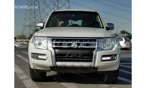 Acheter Import Voiture Mitsubishi Pajero Blanc à Import - Dubai, État d'Abia Acheter Import Voiture Mitsubishi Pajero Blanc à Import - Dubai, État d'Abia