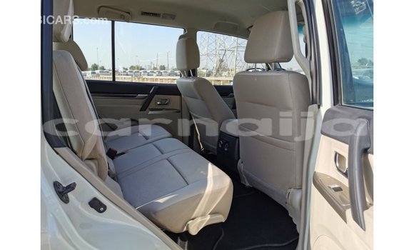 Acheter Import Voiture Mitsubishi Pajero Blanc à Import - Dubai, État d'Abia Acheter Import Voiture Mitsubishi Pajero Blanc à Import - Dubai, État d'Abia