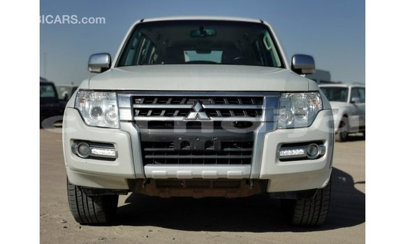 Acheter Import Voiture Mitsubishi Pajero Blanc à Import - Dubai, État d'Abia Acheter Import Voiture Mitsubishi Pajero Blanc à Import - Dubai, État d'Abia