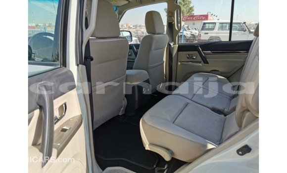 Acheter Import Voiture Mitsubishi Pajero Blanc à Import - Dubai, État d'Abia Acheter Import Voiture Mitsubishi Pajero Blanc à Import - Dubai, État d'Abia