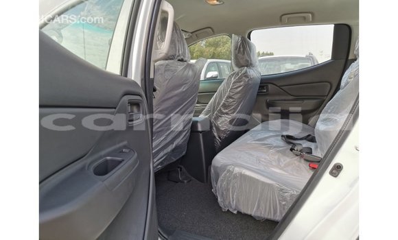 Buy Import Mitsubishi L200 White Car in Import - Dubai in Abia State Buy Import Mitsubishi L200 White Car in Import - Dubai in Abia State