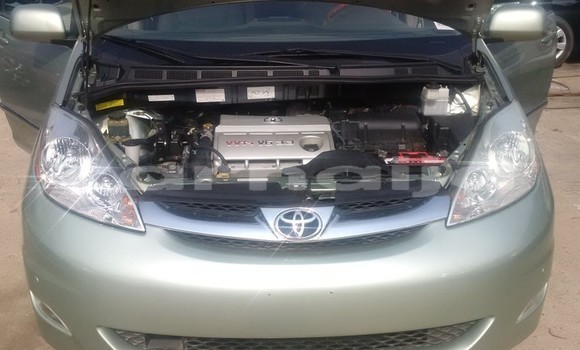 Acheter Neuf Voiture Toyota Sienna Beige à Ipokia, État d'Ogun Acheter Neuf Voiture Toyota Sienna Beige à Ipokia, État d'Ogun