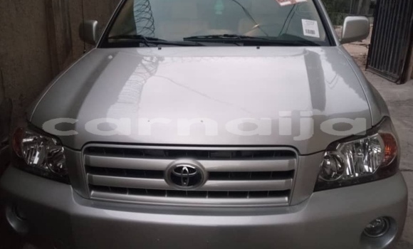 Buy New Toyota Highlander Silver Car in Ipokia in Ogun State Buy New Toyota Highlander Silver Car in Ipokia in Ogun State