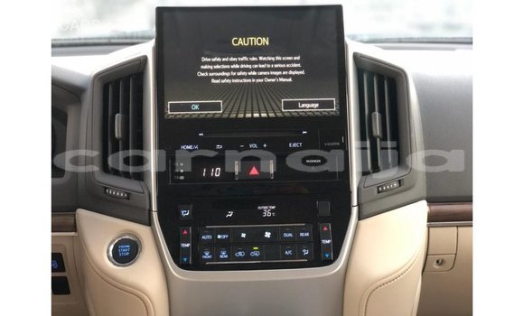 Acheter Import Voiture Toyota Land Cruiser Blanc à Import - Dubai, État d'Abia Acheter Import Voiture Toyota Land Cruiser Blanc à Import - Dubai, État d'Abia