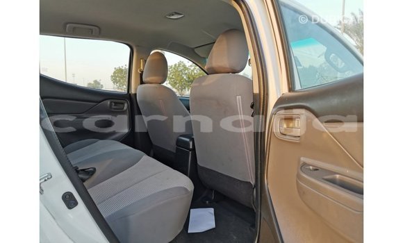 Acheter Import Voiture Mitsubishi L200 Blanc à Import - Dubai, État d'Abia Acheter Import Voiture Mitsubishi L200 Blanc à Import - Dubai, État d'Abia