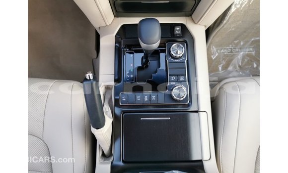 Buy Import Toyota Land Cruiser White Car in Import - Dubai in Abia State Buy Import Toyota Land Cruiser White Car in Import - Dubai in Abia State