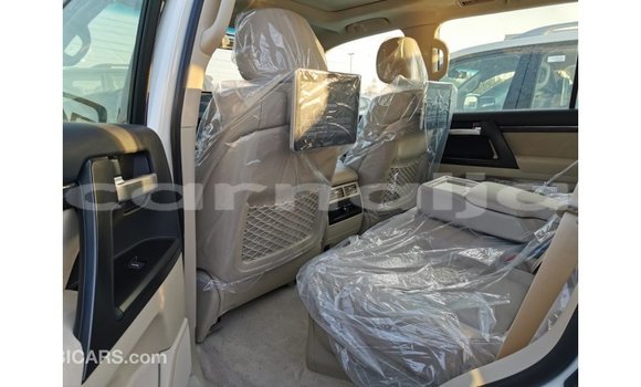 Buy Import Toyota Land Cruiser White Car in Import - Dubai in Abia State Buy Import Toyota Land Cruiser White Car in Import - Dubai in Abia State