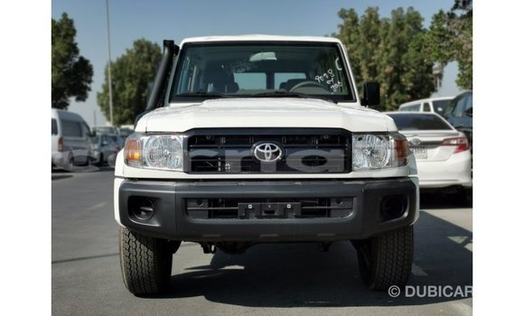 Acheter Import Voiture Toyota Land Cruiser Blanc à Import - Dubai, État d'Abia Acheter Import Voiture Toyota Land Cruiser Blanc à Import - Dubai, État d'Abia