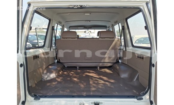 Acheter Import Voiture Toyota Land Cruiser Blanc à Import - Dubai, État d'Abia Acheter Import Voiture Toyota Land Cruiser Blanc à Import - Dubai, État d'Abia