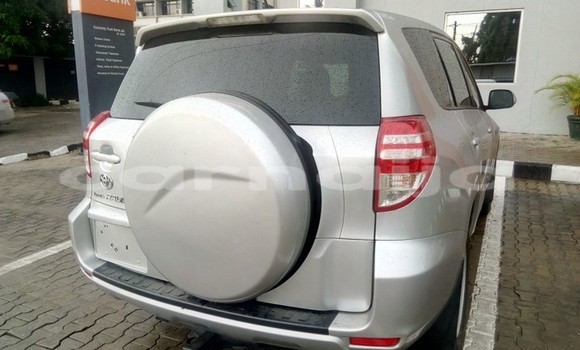 Acheter Neuf Voiture Toyota RAV4 Rouge à Lagos, État de Lagos Acheter Neuf Voiture Toyota RAV4 Rouge à Lagos, État de Lagos