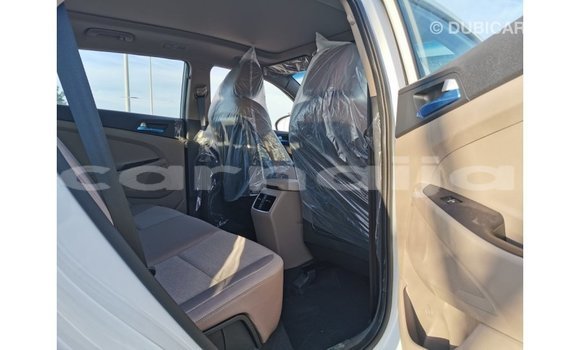Buy Import Hyundai Tucson White Car in Import - Dubai in Abia State Buy Import Hyundai Tucson White Car in Import - Dubai in Abia State