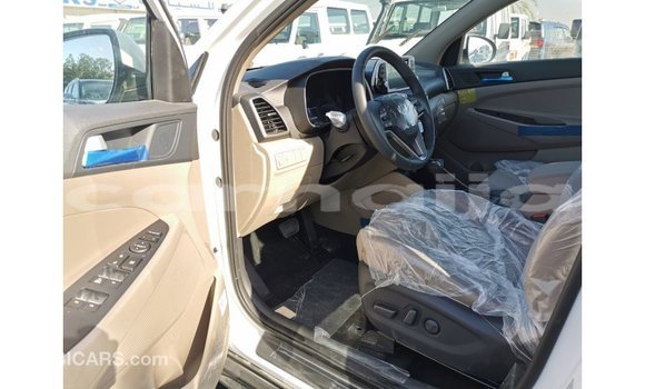 Buy Import Hyundai Tucson White Car in Import - Dubai in Abia State Buy Import Hyundai Tucson White Car in Import - Dubai in Abia State
