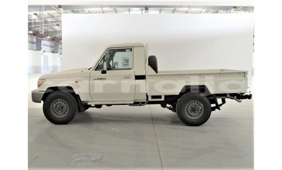 Acheter Import Voiture Toyota Land Cruiser Blanc à Import - Dubai, État d'Abia Acheter Import Voiture Toyota Land Cruiser Blanc à Import - Dubai, État d'Abia