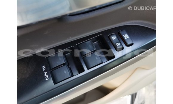 Acheter Import Voiture Toyota Land Cruiser Blanc à Import - Dubai, État d'Abia Acheter Import Voiture Toyota Land Cruiser Blanc à Import - Dubai, État d'Abia