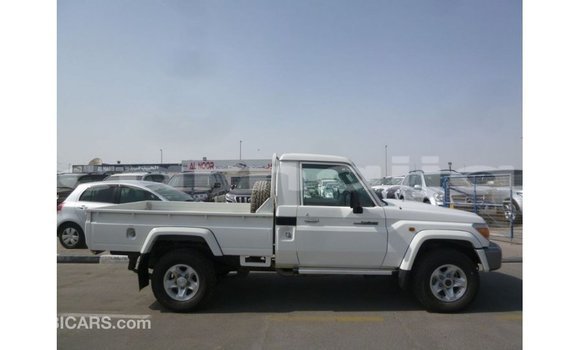 Acheter Import Voiture Toyota Land Cruiser Blanc à Import - Dubai, État d'Abia Acheter Import Voiture Toyota Land Cruiser Blanc à Import - Dubai, État d'Abia