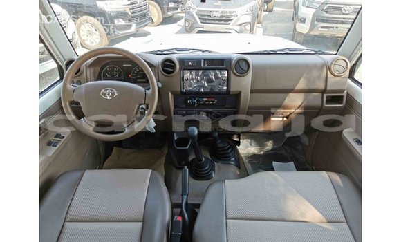 Acheter Import Voiture Toyota Land Cruiser Blanc à Import - Dubai, État d'Abia Acheter Import Voiture Toyota Land Cruiser Blanc à Import - Dubai, État d'Abia