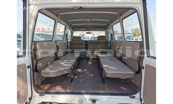 Acheter Import Voiture Toyota Land Cruiser Blanc à Import - Dubai, État d'Abia Acheter Import Voiture Toyota Land Cruiser Blanc à Import - Dubai, État d'Abia