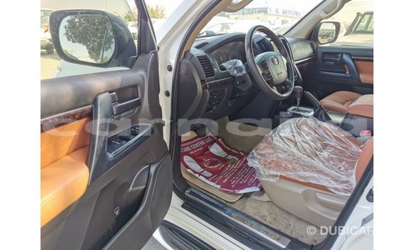 Buy Import Toyota Land Cruiser White Car in Import - Dubai in Abia State Buy Import Toyota Land Cruiser White Car in Import - Dubai in Abia State