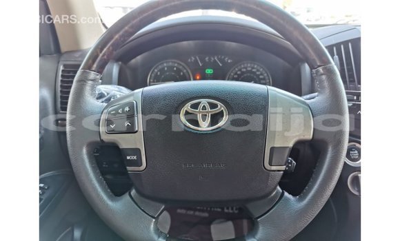 Buy Import Toyota Land Cruiser White Car in Import - Dubai in Abia State Buy Import Toyota Land Cruiser White Car in Import - Dubai in Abia State