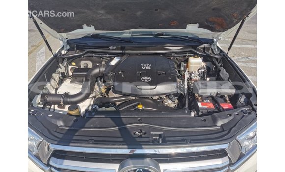 Buy Import Toyota Land Cruiser White Car in Import - Dubai in Abia State Buy Import Toyota Land Cruiser White Car in Import - Dubai in Abia State