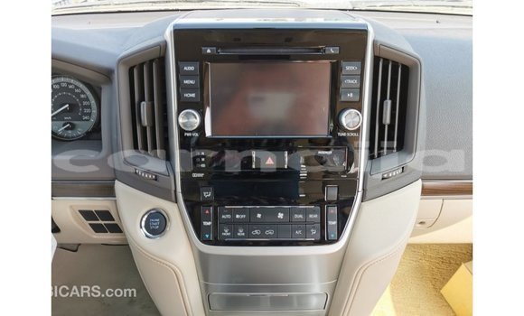 Acheter Import Voiture Toyota Land Cruiser Blanc à Import - Dubai, État d'Abia Acheter Import Voiture Toyota Land Cruiser Blanc à Import - Dubai, État d'Abia