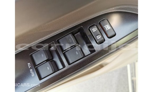 Acheter Import Voiture Toyota Land Cruiser Blanc à Import - Dubai, État d'Abia Acheter Import Voiture Toyota Land Cruiser Blanc à Import - Dubai, État d'Abia