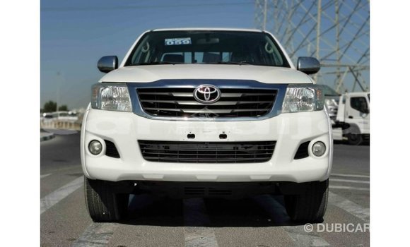 Acheter Import Voiture Toyota Hilux Blanc à Import - Dubai, État d'Abia Acheter Import Voiture Toyota Hilux Blanc à Import - Dubai, État d'Abia