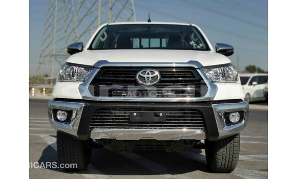 Acheter Import Voiture Toyota Hilux Blanc à Import - Dubai, État d'Abia Acheter Import Voiture Toyota Hilux Blanc à Import - Dubai, État d'Abia
