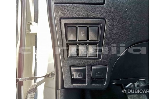 Acheter Import Voiture Toyota Hilux Blanc à Import - Dubai, État d'Abia Acheter Import Voiture Toyota Hilux Blanc à Import - Dubai, État d'Abia