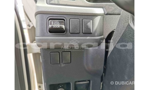 Acheter Import Voiture Toyota Coaster Blanc à Import - Dubai, État d'Abia Acheter Import Voiture Toyota Coaster Blanc à Import - Dubai, État d'Abia