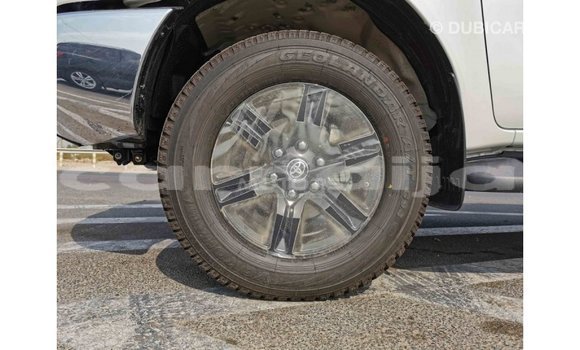 Acheter Import Voiture Toyota Hilux Blanc à Import - Dubai, État d'Abia Acheter Import Voiture Toyota Hilux Blanc à Import - Dubai, État d'Abia