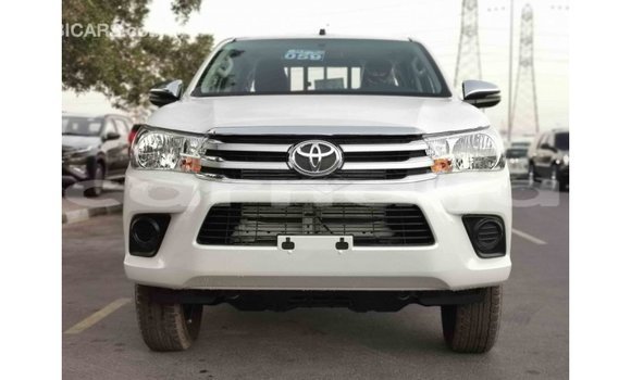 Acheter Import Voiture Toyota Hilux Blanc à Import - Dubai, État d'Abia Acheter Import Voiture Toyota Hilux Blanc à Import - Dubai, État d'Abia