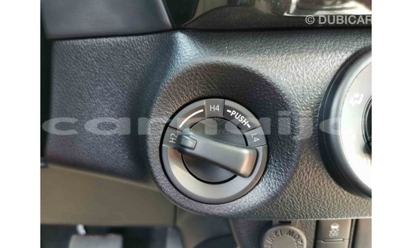 Acheter Import Voiture Toyota Hilux Blanc à Import - Dubai, État d'Abia Acheter Import Voiture Toyota Hilux Blanc à Import - Dubai, État d'Abia