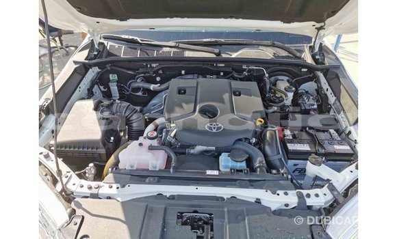 Acheter Import Voiture Toyota Hilux Blanc à Import - Dubai, État d'Abia Acheter Import Voiture Toyota Hilux Blanc à Import - Dubai, État d'Abia