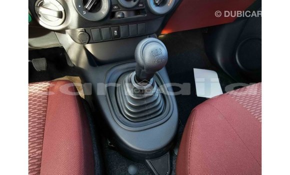 Acheter Import Voiture Toyota Hilux Blanc à Import - Dubai, État d'Abia Acheter Import Voiture Toyota Hilux Blanc à Import - Dubai, État d'Abia