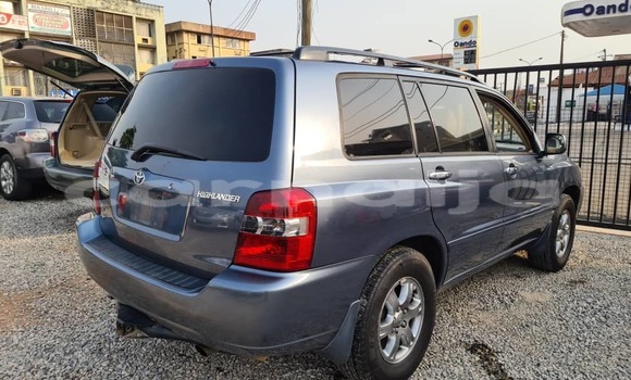 Buy Used Toyota Highlander Blue Car in Lagos in Lagos State Buy Used Toyota Highlander Blue Car in Lagos in Lagos State