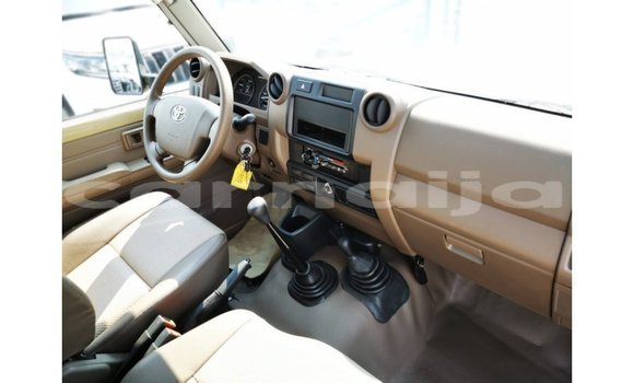 Acheter Import Voiture Toyota Land Cruiser Beige à Import - Dubai, État d'Abia Acheter Import Voiture Toyota Land Cruiser Beige à Import - Dubai, État d'Abia