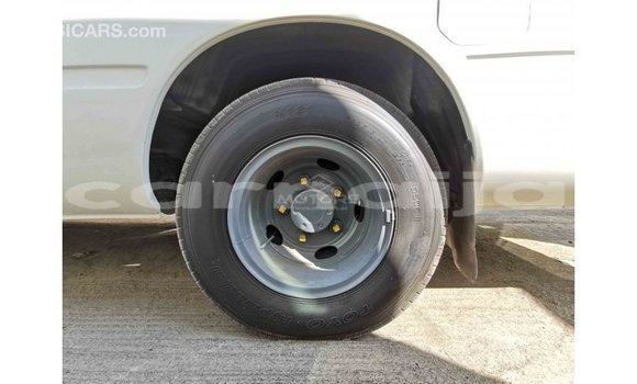 Acheter Import Voiture Toyota Coaster Blanc à Import - Dubai, État d'Abia Acheter Import Voiture Toyota Coaster Blanc à Import - Dubai, État d'Abia