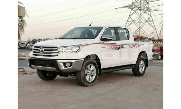 Acheter Import Voiture Toyota Hilux Blanc à Import - Dubai, État d'Abia Acheter Import Voiture Toyota Hilux Blanc à Import - Dubai, État d'Abia